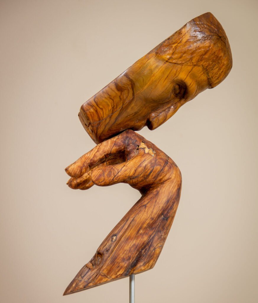 sculpture bois penseur introspection tête main luneik